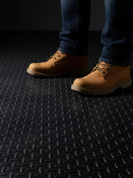 Piso Antiderrapante de Hule Tipo Espiga