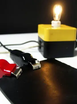 Hule Nitrilo Grado Transformador para aplicaciones eléctricas Hule Nitrilo Grado Transformador en rollos y placas, grado transformador para uso eléctrico