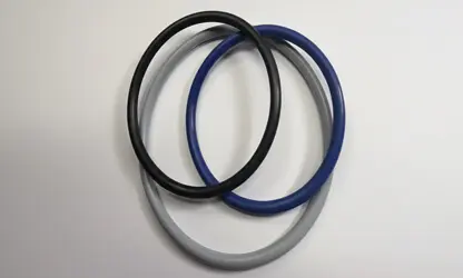 Empaques de hule en diferentes grosores y materiales como nitrilo, neopreno y SBR.